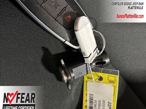 Used 2023 Nissan Rogue S image 29