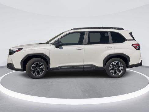 Used 2025 Subaru Forester Premium AWD/4WD image 4