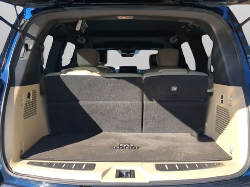Used 2022 INFINITI QX80 Sensory w/ Cargo Package image 38