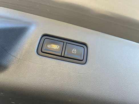 Used 2025 Hyundai Santa Fe SEL FWD image 23