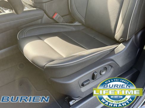 New 2026 Chevrolet Suburban Premier image 12