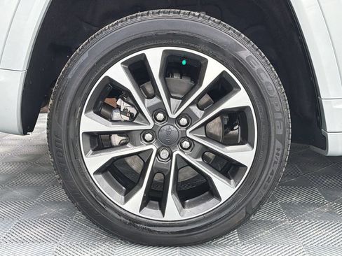 Used 2023 Jeep Grand Cherokee Overland AWD/4WD image 22