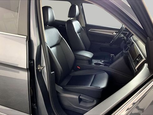 Used 2018 Volkswagen Atlas SE w/ R-Line Package FWD image 9