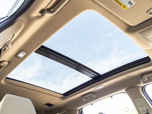 Used 2024 Acura MDX SH-AWD w/ Technology Package image 15