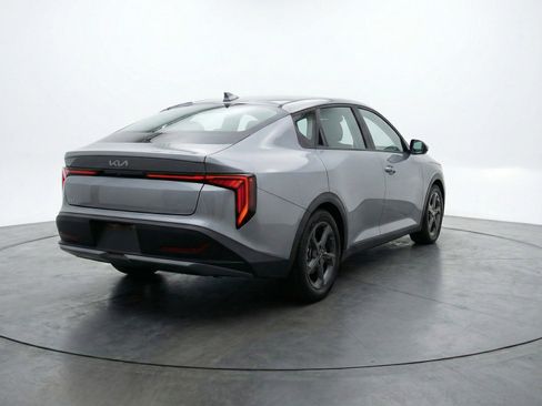 Used 2025 Kia K4 FWD image 9