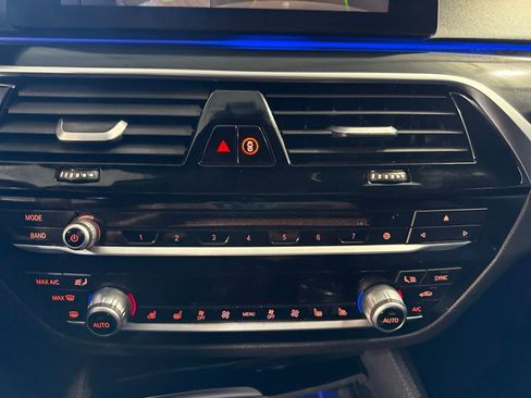 Used 2019 BMW M550i xDrive AWD/4WD image 30