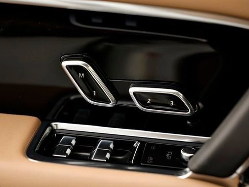 New 2026 Land Rover Range Rover Long Wheelbase SE image 21