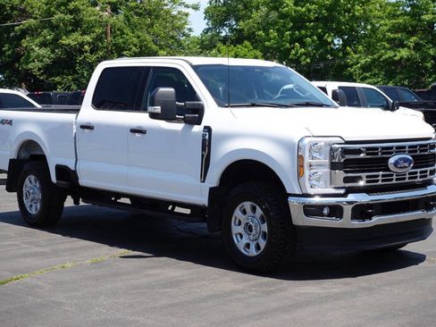 Used 2024 Ford F250 XLT AWD/4WD image 4
