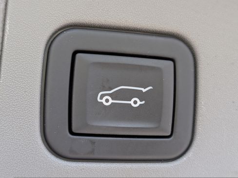 Certified 2023 Cadillac XT5 Premium Luxury FWD image 18