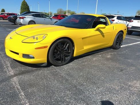 Used 2005 Chevrolet Corvette Coupe RWD image 30