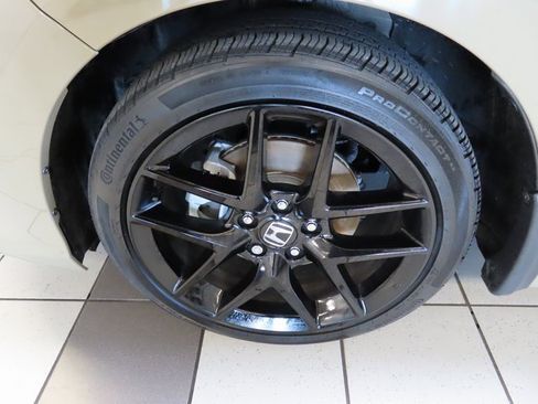 Used 2025 Honda Civic Sport image 15