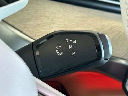 New 2025 Volkswagen ID. Buzz 1st Edition image 22