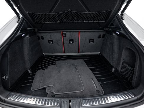 Certified 2018 Porsche Macan image 25