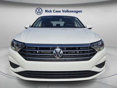 Certified 2020 Volkswagen Jetta SE image 4