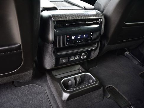 Used 2022 Jeep Wagoneer Series III w/ Flexible Seating Group AWD/4WD image 27