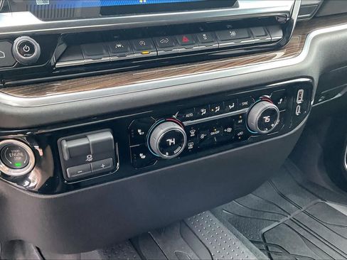 Certified 2026 Chevrolet Silverado 1500 RST w/ RST Select Package AWD/4WD image 32