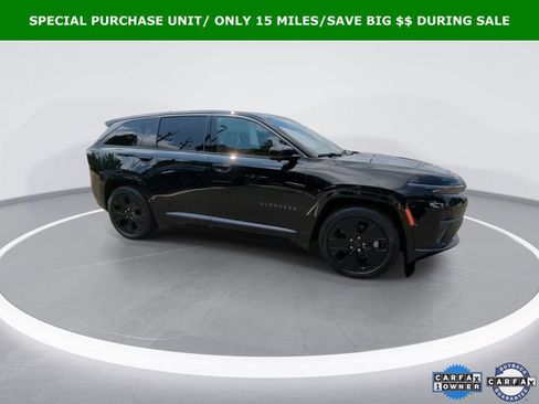 Used 2025 Jeep Wagoneer S Launch Edition image 3