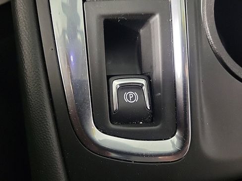 Used 2022 Chevrolet Equinox LT image 24