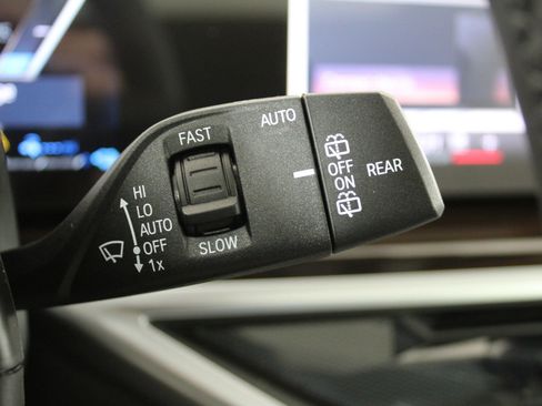 New 2026 BMW X5 xDrive50e w/ M Sport Package image 31