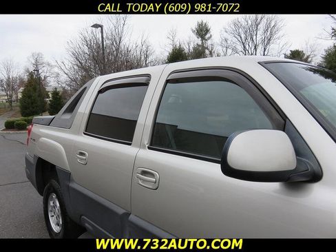 Used 2004 Chevrolet Avalanche 4x4 image 25