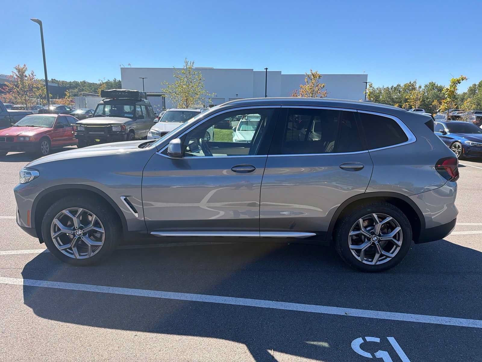 Used 2024 BMW X3 xDrive30i w/ Premium Package AWD/4WD image 3