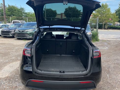 Used 2023 Tesla Model Y Long Range AWD/4WD image 9