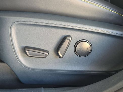 Used 2025 Ford Maverick Lobo AWD/4WD image 22