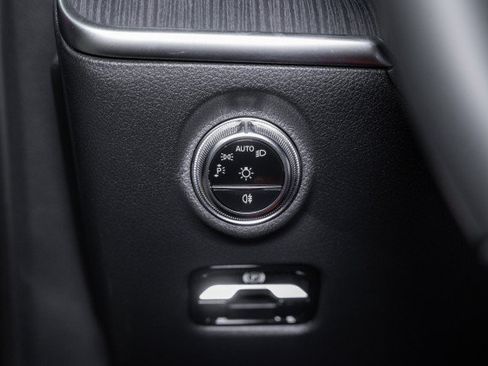 Certified 2026 Mercedes-Benz C 300 Sedan image 19