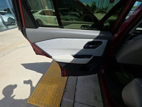 Used 2023 Nissan Rogue SV FWD image 22