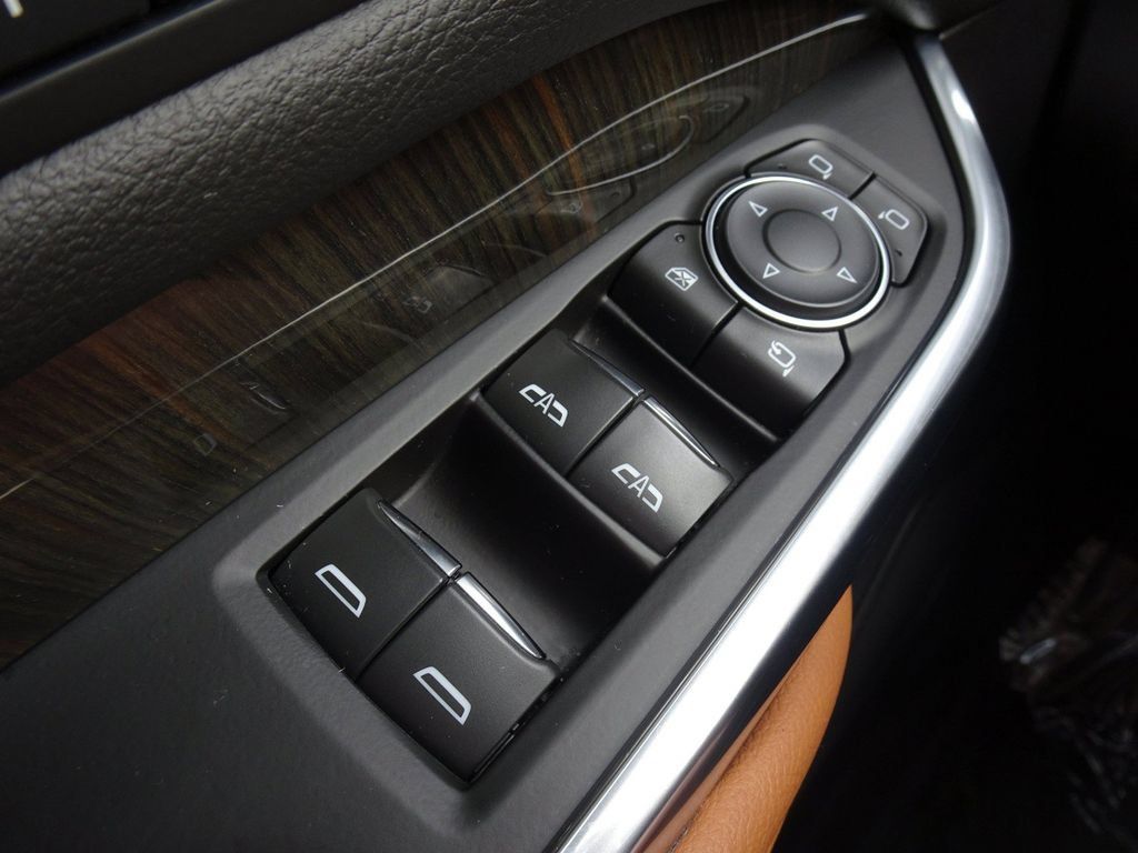 Used 2019 Cadillac XT4 Premium Luxury FWD image 25