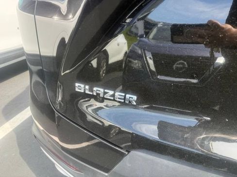 Used 2024 Chevrolet Blazer LT w/ Convenience Package FWD image 6