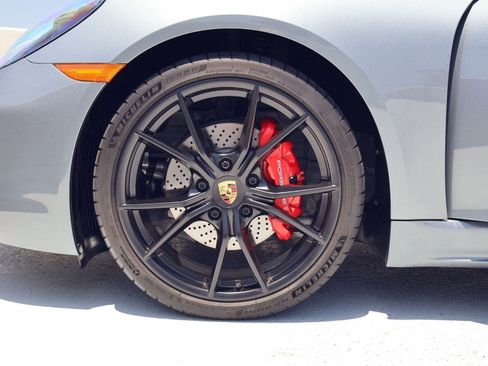Certified 2025 Porsche 718 Cayman S RWD image 25