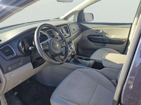 Used 2015 Kia Sedona LX image 8