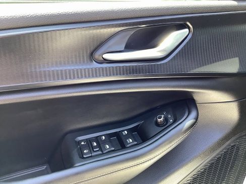 Used 2024 Jeep Grand Cherokee Laredo X w/ Trailer Tow Package image 10