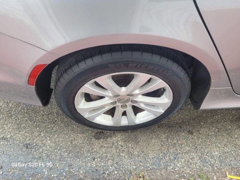 Used 2016 Chrysler 200 Limited image 21