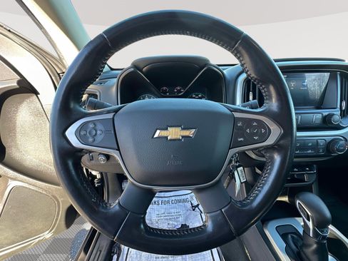 Used 2022 Chevrolet Colorado LT w/ LT Convenience Package image 14