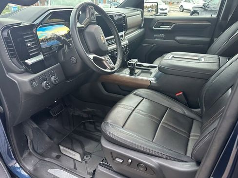 Used 2022 Chevrolet Silverado 1500 High Country w/ High Country Premium Package image 12