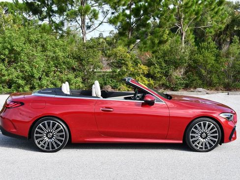 Used 2024 Mercedes-Benz CLE 300 4MATIC Cabriolet image 7