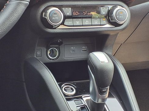 New 2025 Nissan Versa SR w/ Trunk Package image 17