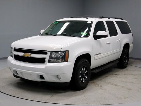 Used 2011 Chevrolet Suburban LT image 5
