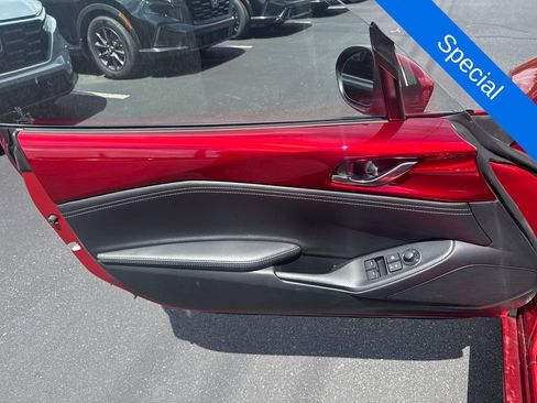 Used 2021 MAZDA MX-5 Miata Grand Touring RWD image 6