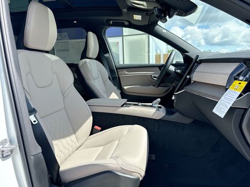 New 2026 Volvo XC90 B6 Plus w/ Protection Package Premier AWD/4WD image 28