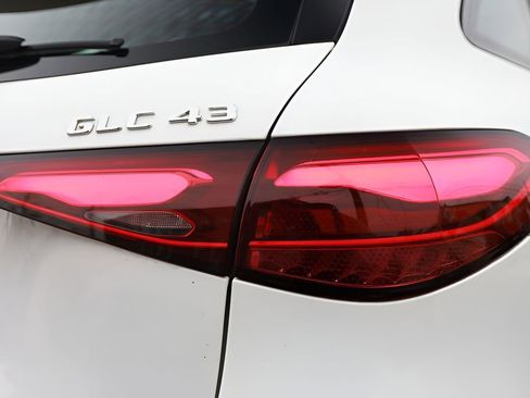 Used 2025 Mercedes-Benz GLC 43 AMG 4MATIC image 30