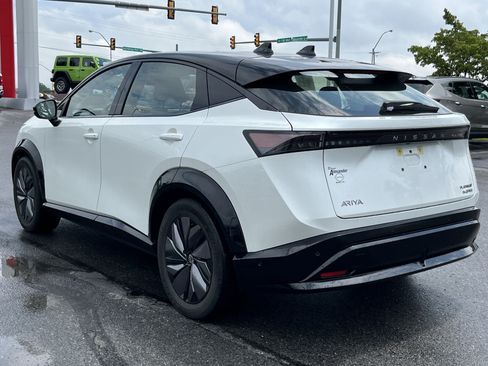 Used 2023 Nissan Ariya AWD/4WD image 11