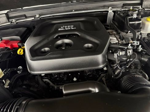 Used 2023 Jeep Wrangler Unlimited AWD/4WD image 34