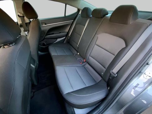 Used 2018 Hyundai Elantra SE FWD image 20
