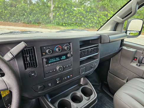 New 2025 GMC Savana 2500 w/ Driver Convenience Package image 33