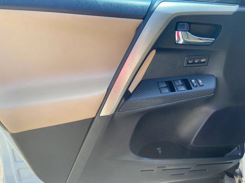 Used 2014 Toyota RAV4 Limited w/ Technology Package FWD image 19