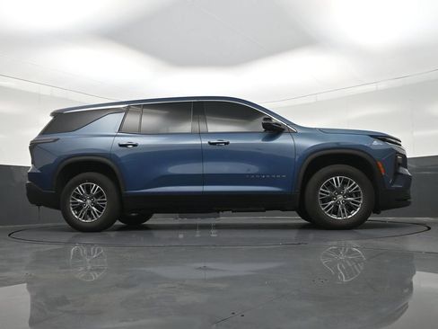 Used 2024 Chevrolet Traverse LS FWD image 30