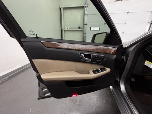 Used 2012 Mercedes-Benz E 350 4MATIC Sedan image 13